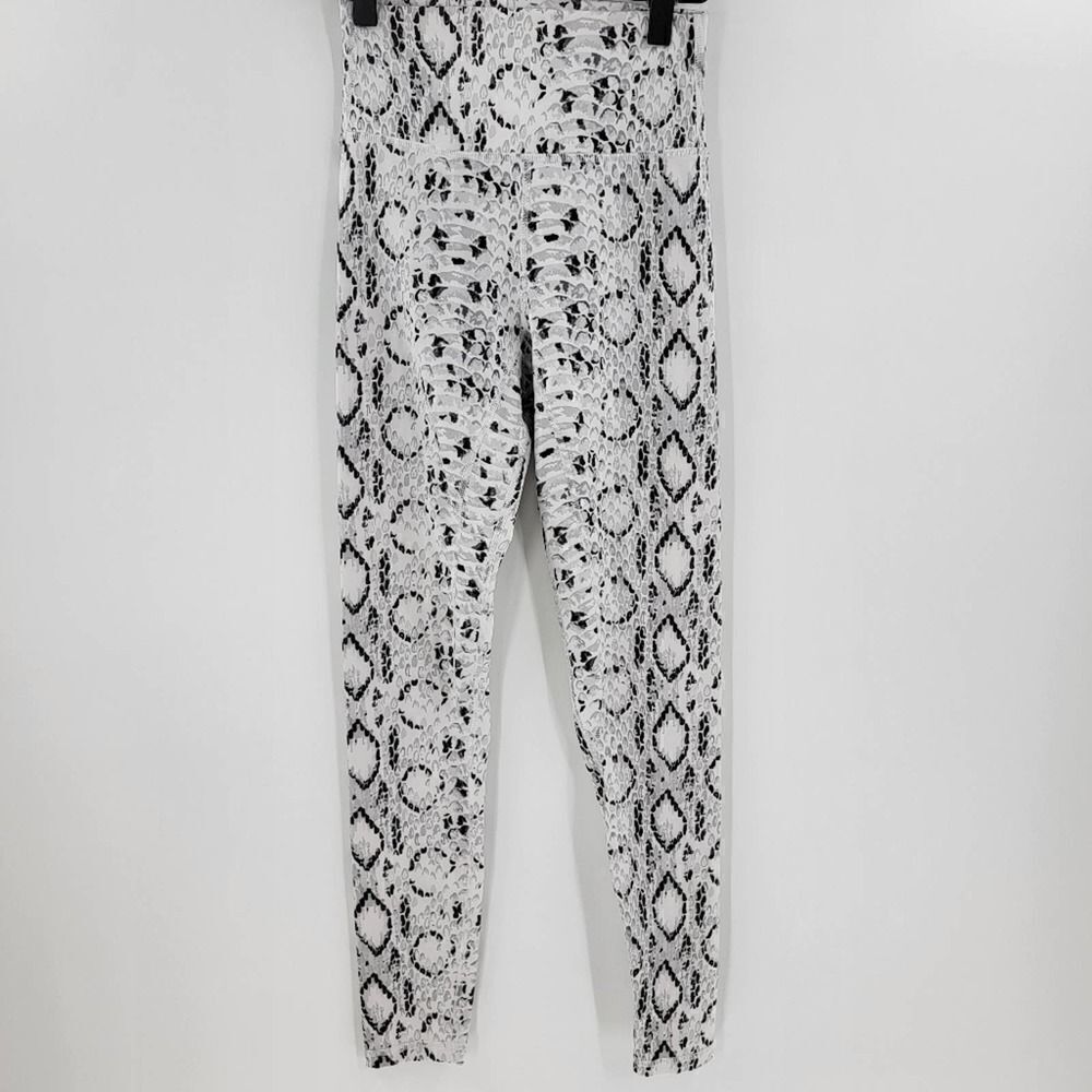 Til you collapse effortless white cobra snakeskin print leggings xxs
